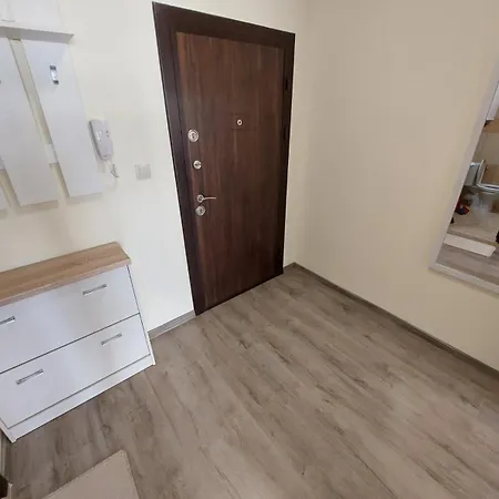 делукс 2 Apartment Burgas