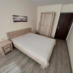 делукс 2 Apartament Burgas City
